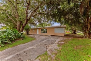 206 Leeland Heights Boulevard, Lehigh Acres, FL 33936 - MLS#2025014185