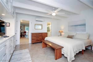 429 Gulf Drive, Sanibel, FL 33957 Sold 11/14/25