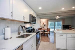 429 Gulf Drive, Sanibel, FL 33957 Sold 11/14/25