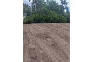 65 Cardinal Drive, North Fort Myers, FL 33917 - MLS#2025014243