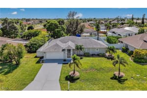 624 19th Lane, Cape Coral, FL 33990 - MLS#2025014354