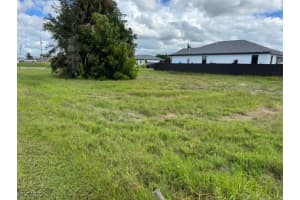 2214 2nd Street, Cape Coral, FL 33993 Sold 03/30/26