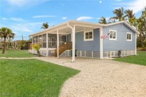 1825 Middle Gulf Dr, Sanibel