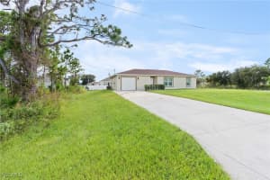 559 Roscoe Street, Lehigh Acres, FL 33972 - MLS#2025014591