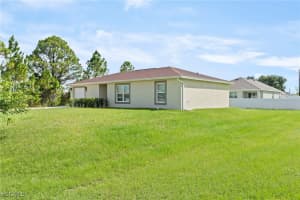559 Roscoe Street, Lehigh Acres, FL 33972 - MLS#2025014591