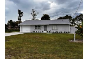 17352 Phlox Dr, Fort Myers