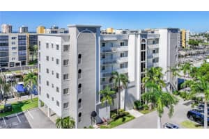 4361 Bay Beach Ln 424, Fort Myers Beach