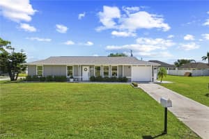 2135 3rd Place, Cape Coral, FL 33991 - MLS#2025014873
