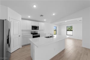 1025 43rd Terrace, Cape Coral, FL 33909 Sold 12/22/25