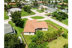 2221 5th Place, Cape Coral, FL 33990 - MLS#2025014957