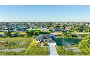 313 5th Terrace, Cape Coral, FL 33909 - MLS#2025014959