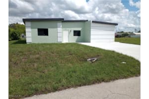 423 Canyon Drive, Lehigh Acres, FL 33936 - MLS#2025015032