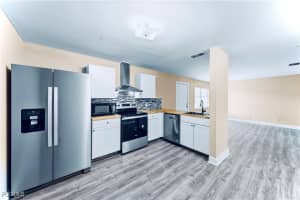 210 Charlotte Ave Fort Myers, FL 33916 - Off Market