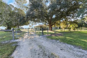 953 Niles Street, Fort Denaud, FL 33935 - MLS#2025015142