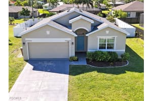 1008 Sw 36th St, Cape Coral