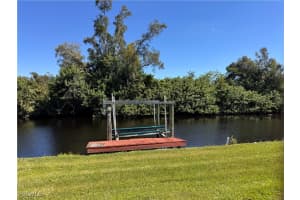 89 Sun Circle, Fort Myers, FL 33905 - MLS#2025015199