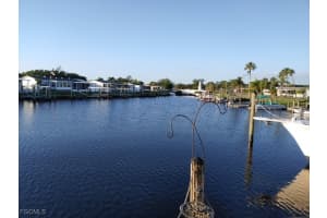 5563 Sir Walter Way, North Fort Myers