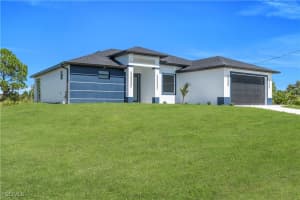 2802 44th Street, Lehigh Acres, FL 33971 - MLS#2025015410