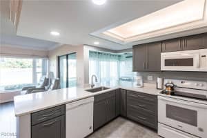 5565 Trailwinds Dr 216, Fort Myers