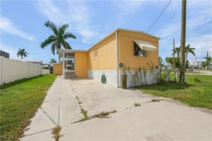 3851 Coconut Drive, St James City, FL 33956 - MLS#2025015671