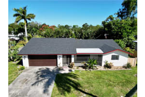 2461 Woodland Cir, Fort Myers