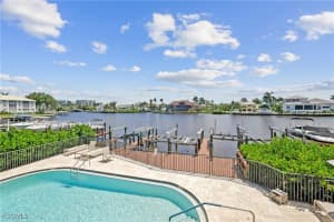 10562 Gulf Shore Dr 101/102, Naples