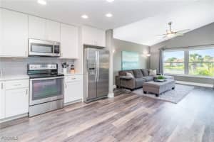 8382 Charter Club Cir 10, Fort Myers