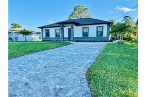 563 Oakshire Ln, Lehigh Acres