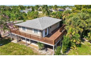 8521 Cypress Dr S, Fort Myers