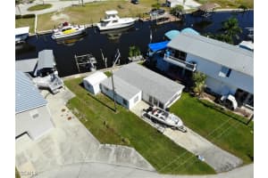 3940 Coconut Dr, St James City