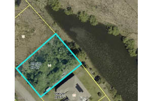 669-671 Creuset Avenue, Lehigh Acres, FL 33974 - MLS#2025016167