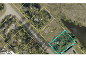 669-671 Creuset Avenue, Lehigh Acres, FL 33974 - MLS#2025016167