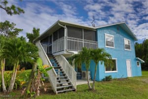 8642 Whispering Pines Dr, St James City