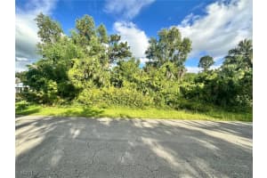 410 Desoto Avenue, Lehigh Acres, FL 33972 Sold 12/11/25