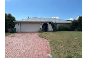 2102 Sw 49th St, Cape Coral