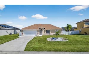1633 Nw 37th Pl, Cape Coral
