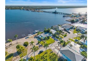 2504 Bayshore Dr, Matlacha 2504 Bayshore Dr, Matlacha