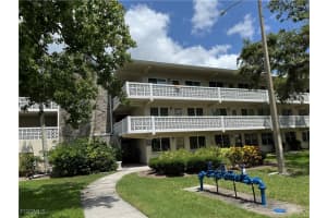 8101 11th N Street, St Petersburg, FL 33702 - MLS#2025016550