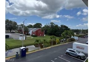 8101 11th N Street, St Petersburg, FL 33702 - MLS#2025016550