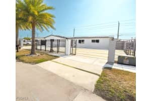 18250 Nw 86 Th Ave, Hialeah