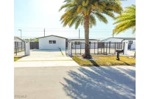 18250 NW 86 th Ave, Hialeah, FL 33015 - MLS#2025016740