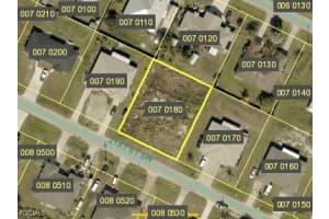 4512 / 4514 21 Street SW SW ST, Cape Coral, FL 33973 - MLS#2025016877