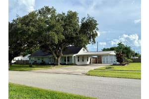 410 Osceola Avenue, Clewiston, FL 33440 - MLS#2025017350