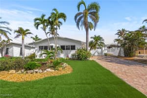 465 Donora Boulevard, Fort Myers Beach, FL 33931 - MLS#2025017525