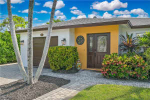 572 105th Avenue, Naples, FL 34108 - MLS#2025017985