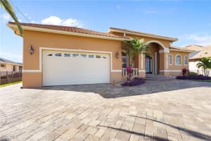 5220 8th Place, Cape Coral, FL 33914 - MLS#2025018153