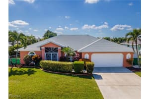 212 30th Terrace, Cape Coral, FL 33904 - MLS#2025018167