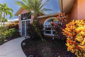 212 30th Terrace, Cape Coral, FL 33904 - MLS#2025018167