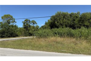 2501 10th Street, Lehigh Acres, FL 33936 - MLS#2025018243