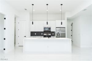 903 NE 23rd, Lee, FL 33909 - MLS#2025018313